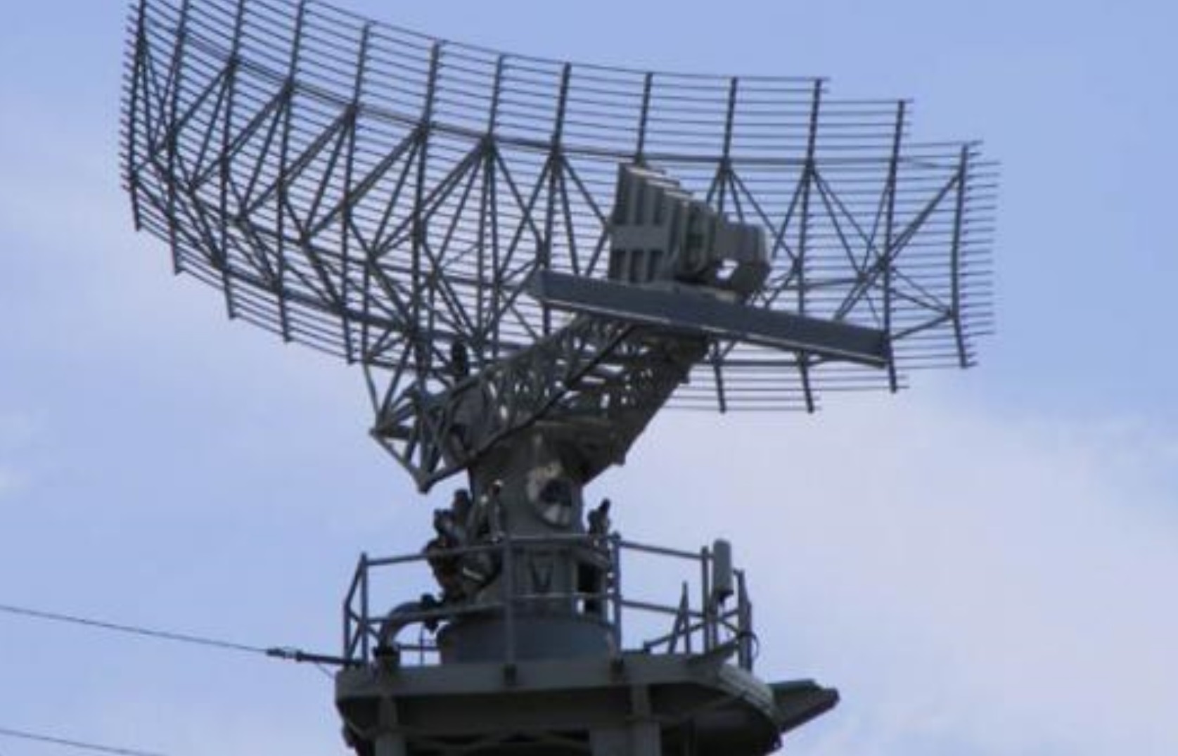Instalan y ponen a prueba en La Paz y Santa Cruz radares comprados a Francia