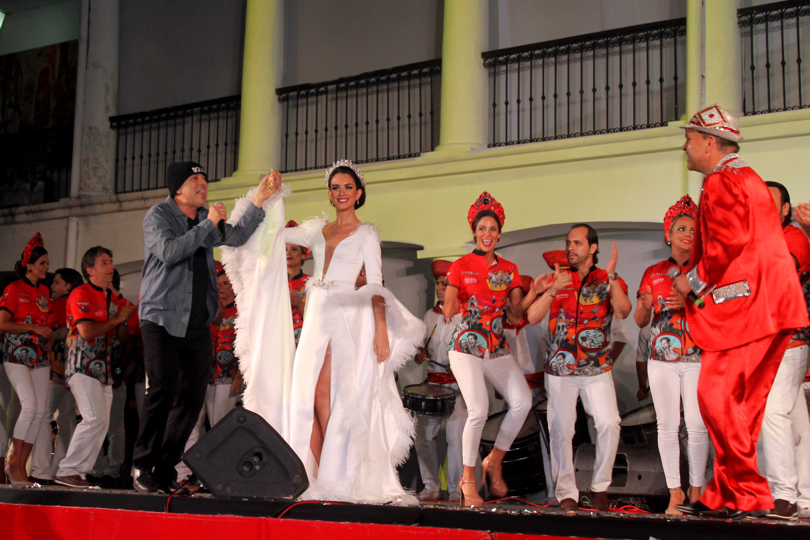 Los Flojonazos presentaron  a la Reina del Carnaval 2019