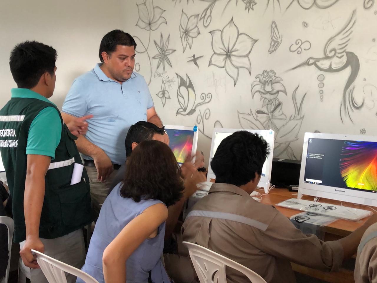 Unicef entrega computadoras a Cenvicruz para la educación digital de los jóvenes