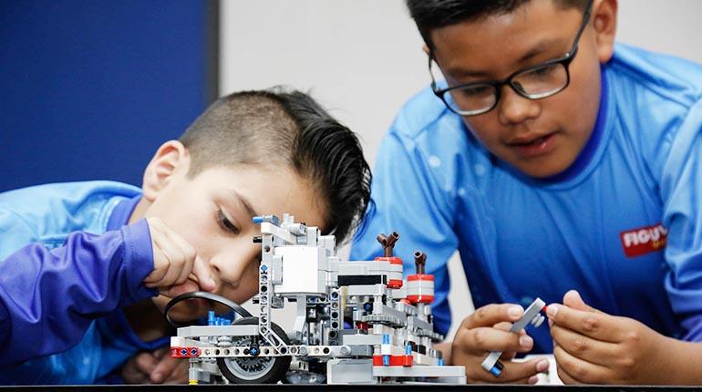 Escolares bolivianos participan del mundial de robótica en Tailandia