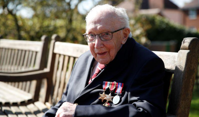 «El sol volverá a brillar», dice el capitán británico de 99 años, tras recaudar 12 millones de libras