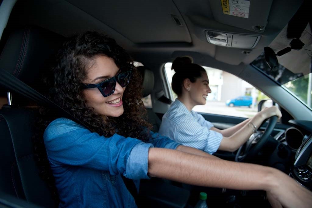 Seis características que evalúan las mujeres al momento de elegir su vehículo