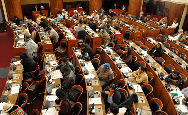 Autoridad Minera envió 141 contratos a la Asamblea Legislativa entre enero y la fecha