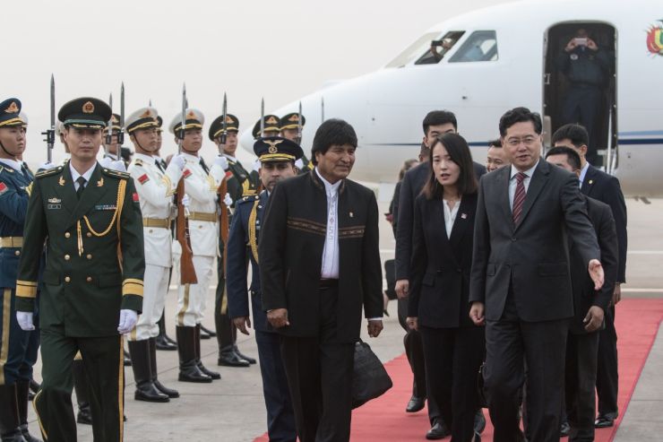 Presidente de China da la bienvenida a su homólogo de Bolivia en inicio de reunión entre ambos mandatarios