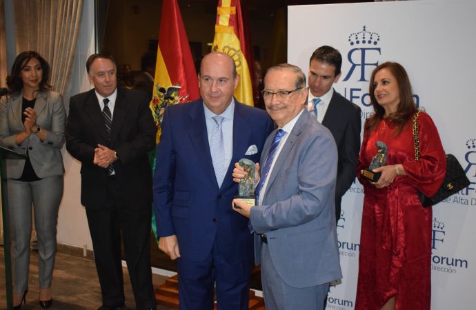 Distinguen a Rector de la UPB  con el premio “Máster de Oro”