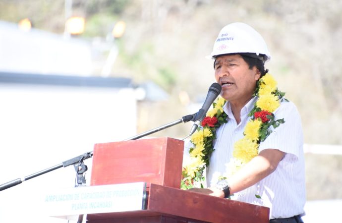 Presidente entrega redes de gas domiciliario en el Plan 3.000 de Santa Cruz