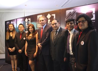 La BBV siembra en universitarios interés por el mercado bursátil
