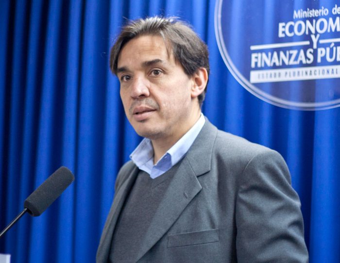 Ministro de Economía Mario Guillén admite que deuda externa boliviana se duplicó