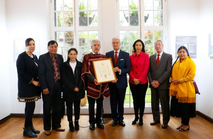 Fundación Cultural del BCB recibe reconocimiento de España