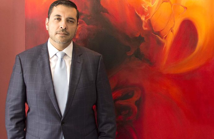 Abogado de empresas analiza el clima de negocios en Bolivia