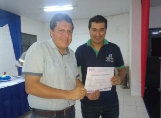 Jóvenes de Puerto Suárez se gradúan como operadores de computadora junto a Itacamba
