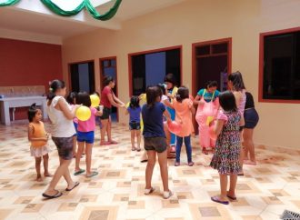Farmacias Chávez celebró el Día de Reyes en cuatro hogares de niños en Yacuiba