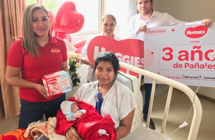 Los tres primeros bebés nacidos este año recibirán una dotación de pañales por tres años