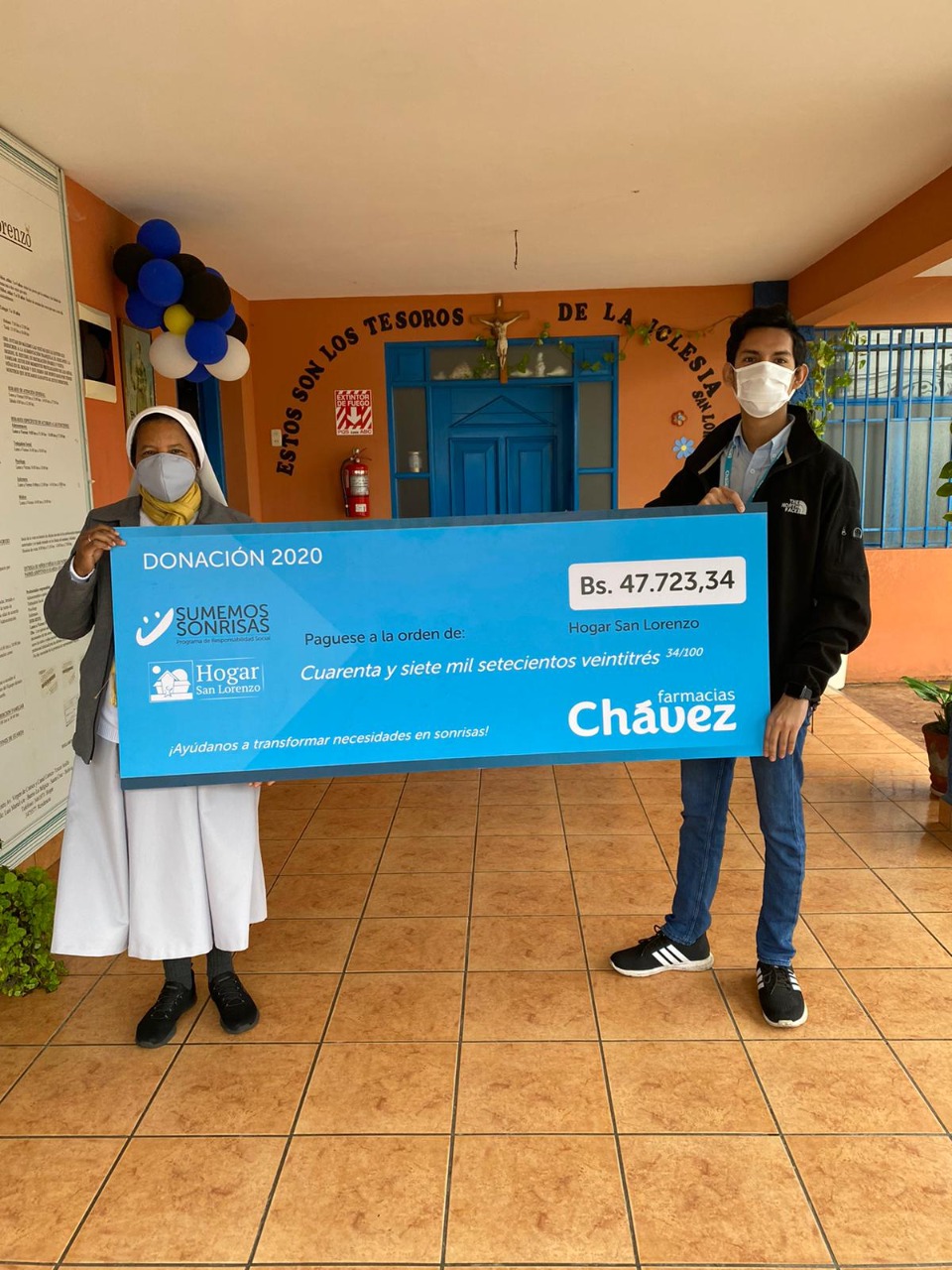 Farmacias Chávez entregó más de Bs 50 mil a dos hogares en Santa Cruz