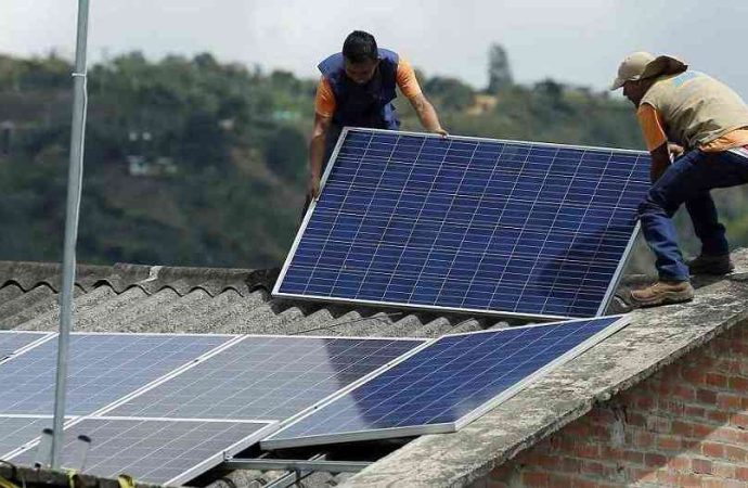 Gobierno firma convenio para electrificar con paneles solares tres comunidades de San Ramón-Beni