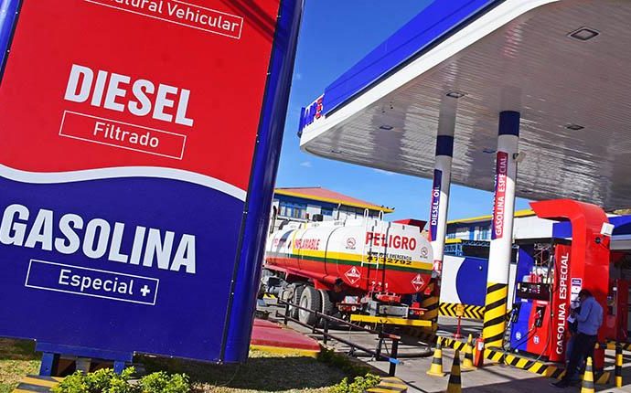 Gobierno garantiza el abastecimiento de combustibles y pide tranquilidad a la población