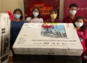 BISA Seguros hace entrega del premio ganador a “Una Familia de Película”