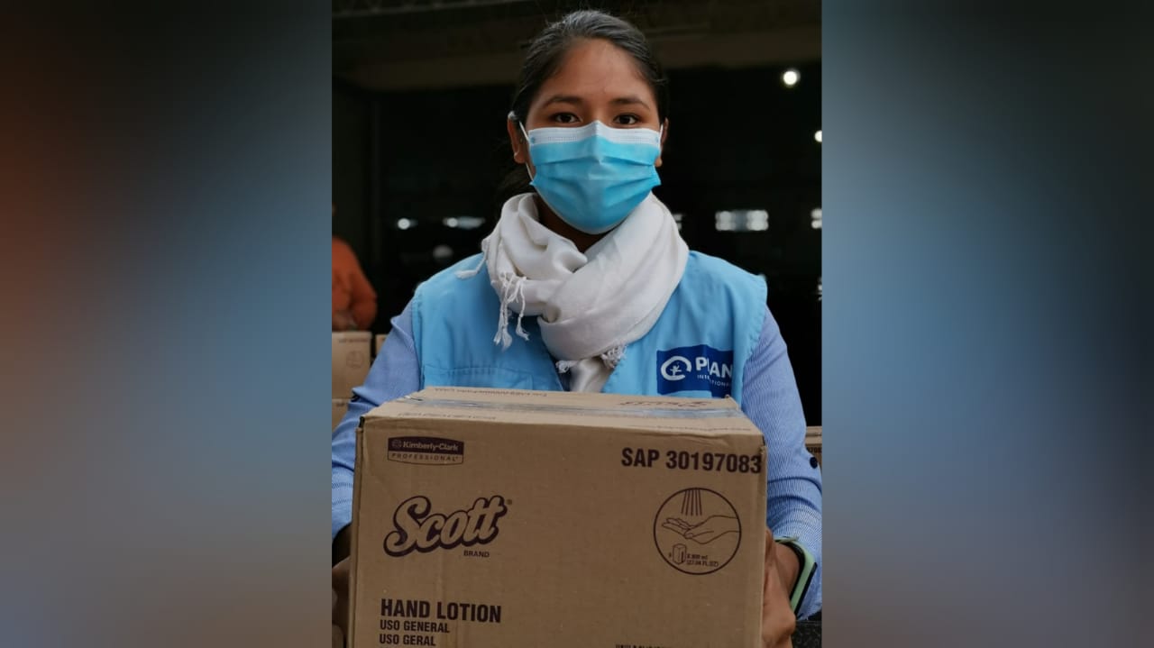 Kimberly-Clark Bolivia realiza donación a Municipios cruceños de más de 14 mil jabones Scott en spray