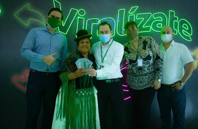 El Banco Mercantil Santa Cruz se destaca en la Expocruz 2021 con un stand moderno y tecnológico.