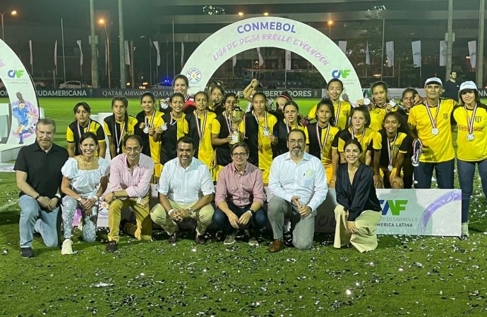 CAF y CONMEBOL promoverán el empoderamiento de las mujeres y el desarrollo sostenible a través del fútbol.