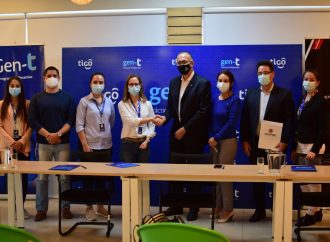 Tigo amplía su programa de pasantías Gen-T y beneficia a estudiantes de UCB y UTEPSA