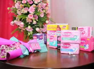 Kotex impulsa el empoderamiento femenino con el movimiento ‘Woman Rocks’