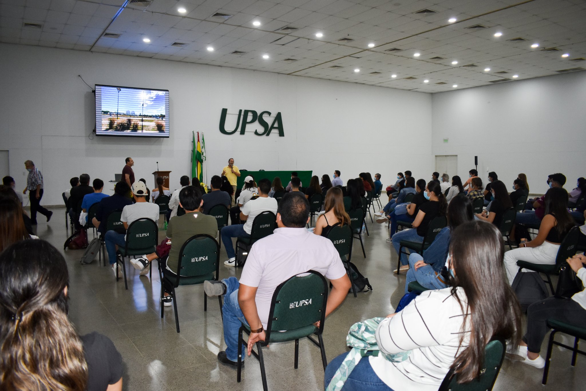Estudiantes de la UPSA concluyeron taller de Arquitectura con la UBA
