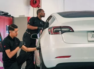 Tesla reconoce problemas de seguridad en 1,6 millones de autos en China