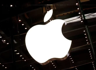 Apple cede ante la presión: permitirá descargar apps iOS desde páginas web en la UE