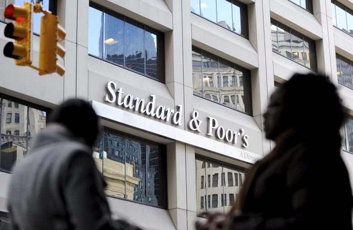 Calificación de S&P genera debate sobre la solidez económica de Bolivia