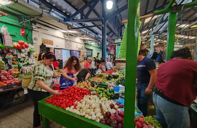 Bolivia implementa medidas para contrarrestar la inflación y el contrabando