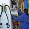 Persisten las largas filas en surtidores de Bolivia debido a retrasos en distribución de combustible