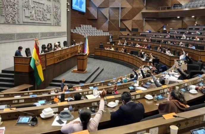 Bolivia refuerza su lucha contra los incendios forestales con nueva estrategia financiera