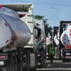 Cierre de puertos y bloqueos complican abastecimiento de combustible en Bolivia
