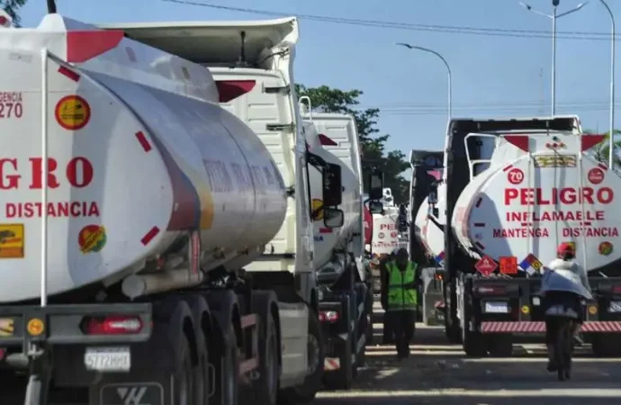 YPFB asigna contrato a subsidiaria BoTrading; denuncian sobreprecio del 32%