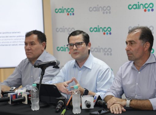 Empresarios alertan sobre riesgos del alza salarial y trabas a exportaciones