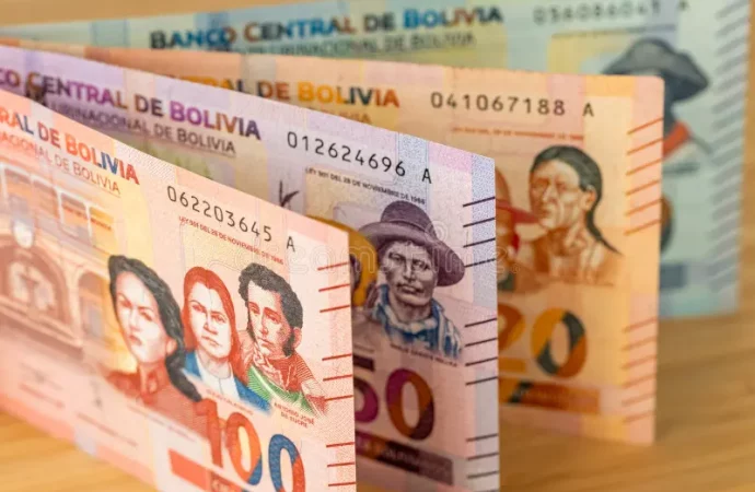Bolivia enfrenta doble presión: inflación histórica y disparada del dólar informal