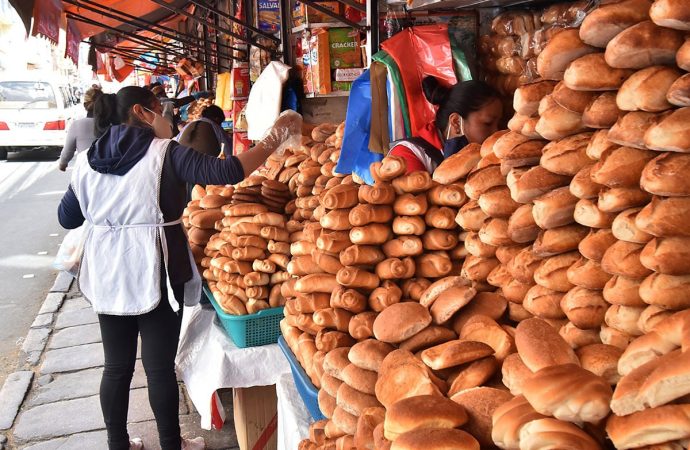 Subida de precios golpea la mesa familiar: el pan se encarece el doble