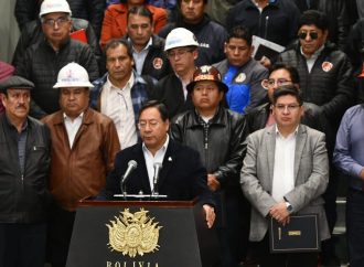 Gobierno eleva salario mínimo un 10% y preocupa a industriales