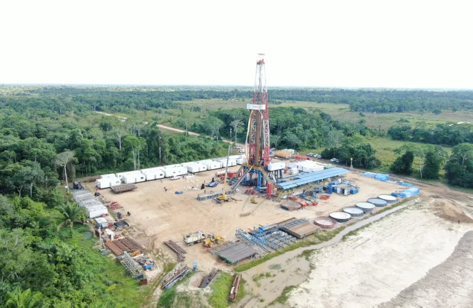 Santa Cruz suma producción petrolera con nuevo pozo de YPFB