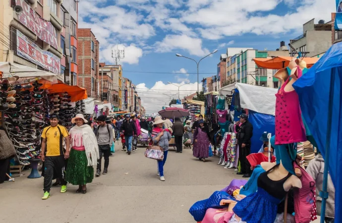Bolivia enfrenta uno de los mayores niveles de informalidad laboral de Sudamérica