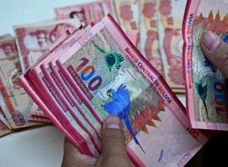 Bolivianos pierden poder adquisitivo: el salario real cae un 45%