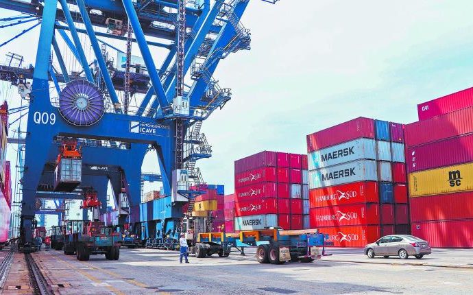 La OCDE advierte: aranceles de Trump desaceleran economía global y afectan a EE.UU.