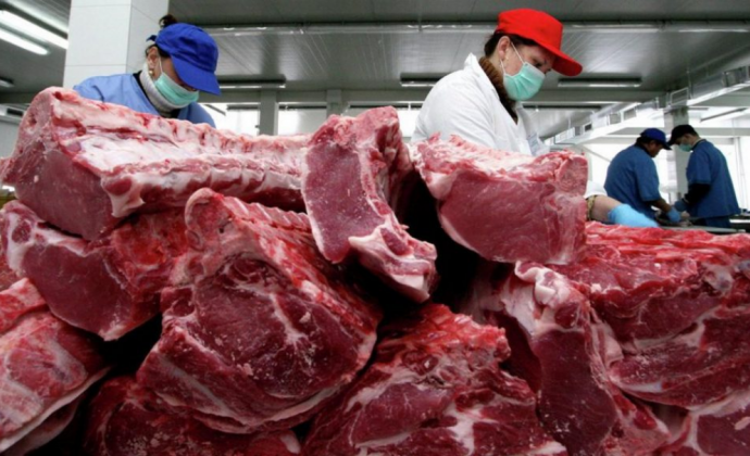 Bloqueos viales paralizan exportación de carne y marginan al sector ganadero
