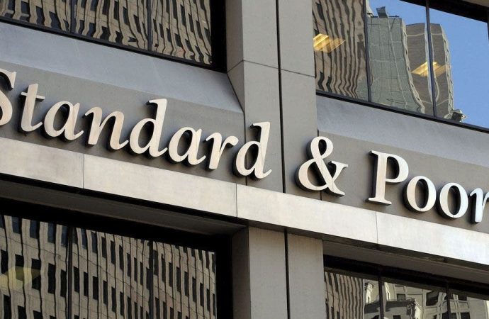 S&P devalúa la calificación soberana de Bolivia y activa alerta por riesgo de impago