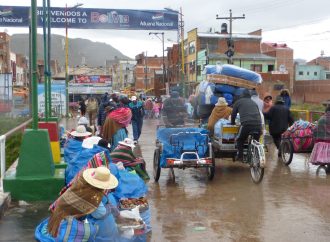 Salida ilegal de productos básicos genera distorsiones económicas en Bolivia
