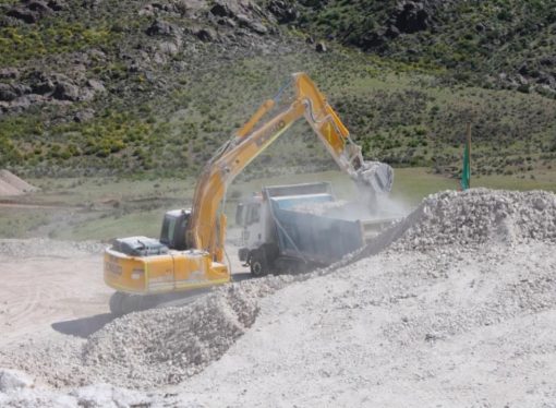 Yeso boliviano abre una nueva puerta al Atlántico y dinamiza la exportación