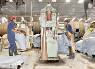 Devaluación fortalece la competitividad de la manufactura boliviana en mercados externos
