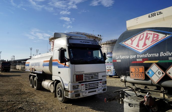 YPFB opera al límite y requiere divisas para evitar escasez de diésel