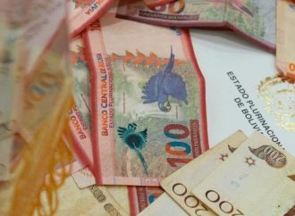 Emisión creciente y retraso informativo tensionan el sistema financiero boliviano